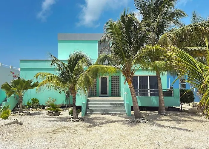 18 At Maralaguna * San Pedro (Ambergris Caye)